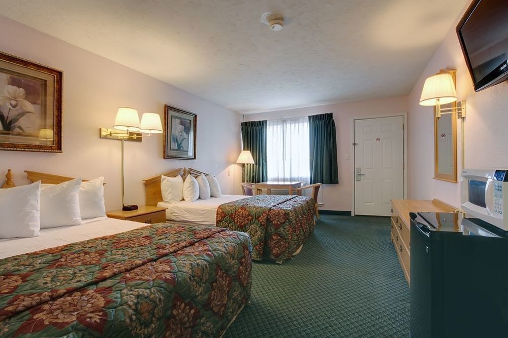 Americas Best Value Inn Uvalde Room photo